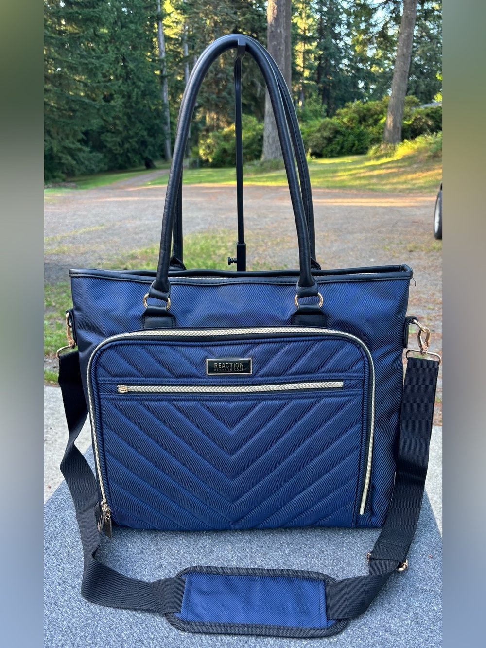 Kenneth Cole Reaction Chelsea Quilted Chevron Laptop Tablet Business Tote Navy